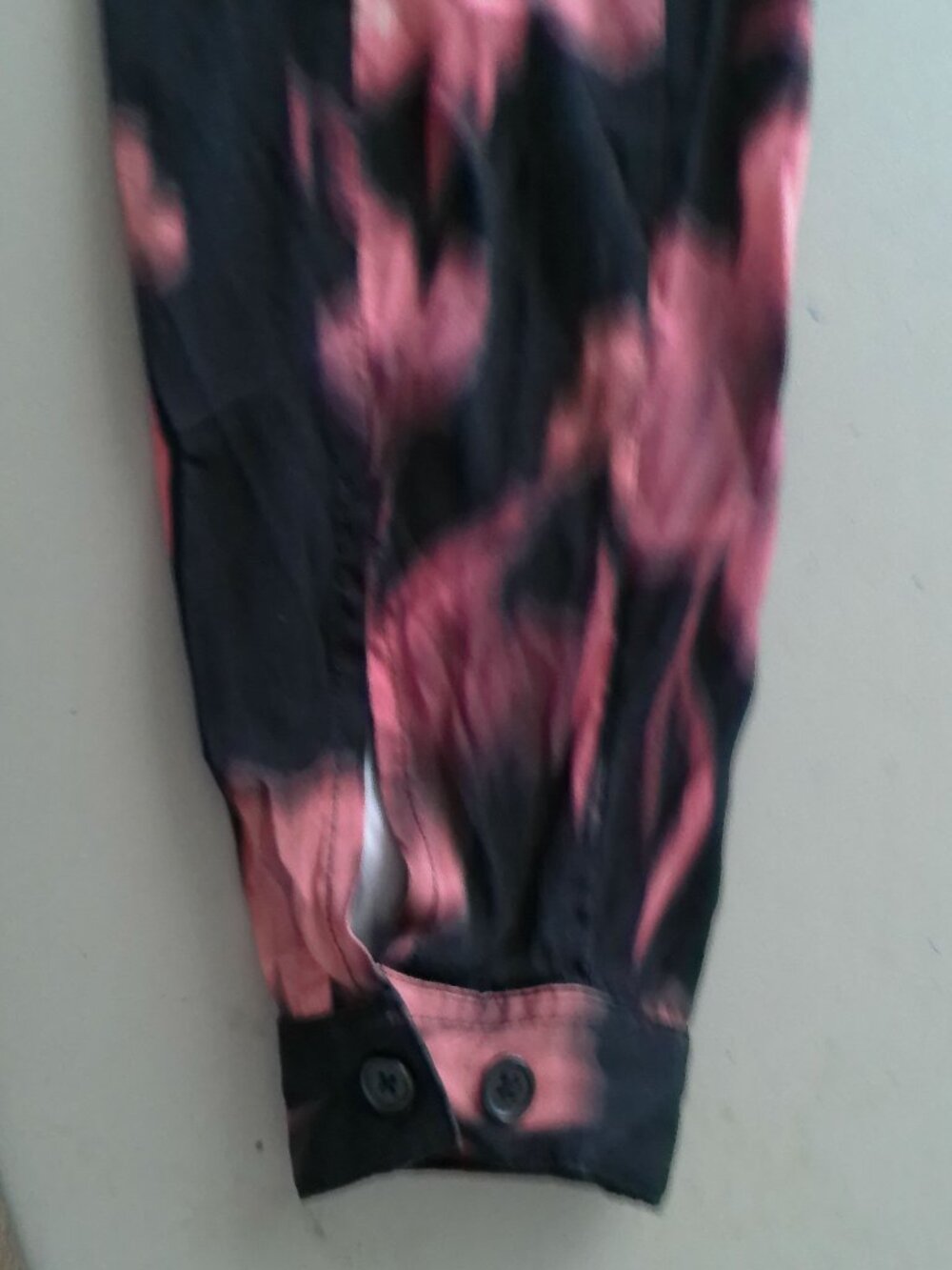 UNIVERSAL STANDARD Lng Slve Button-Up Black w/Blurred Pink Florals Blouse M - Picture 5 of 10
